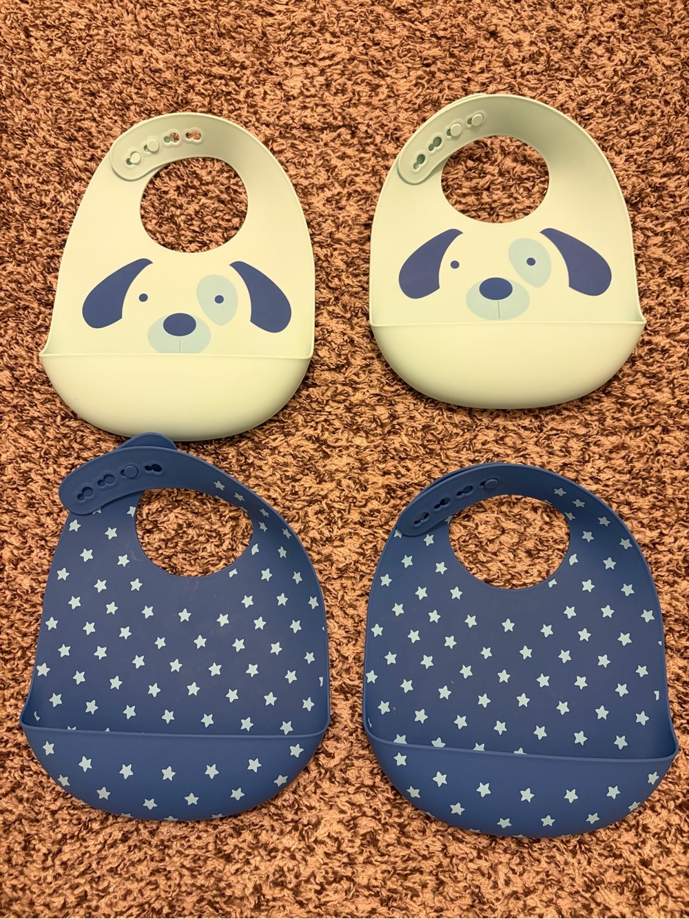 cloud island Silicone Bib Set - Light Green Puppy & Navy Star
